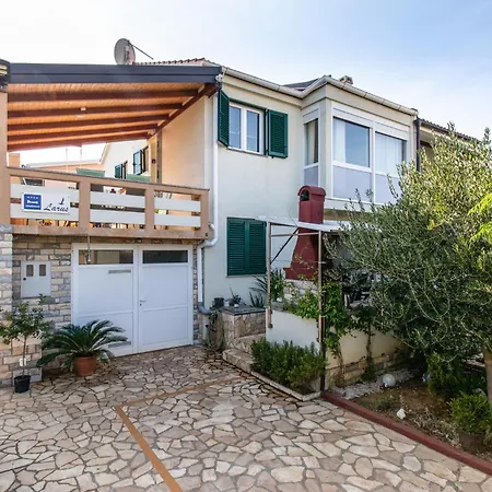 Beautiful In With House Sea View Apartment Vir