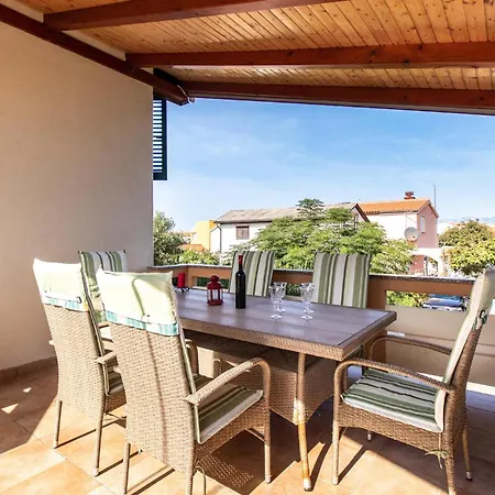Beautiful In With House Sea View *