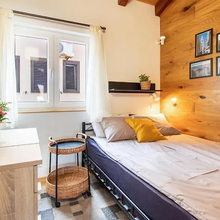 Apartment Beautiful In With House Sea View