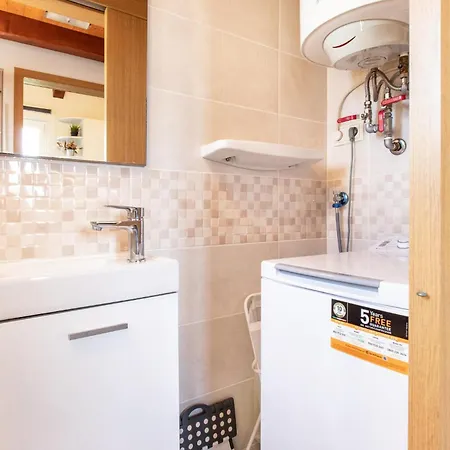 2 Bedroom In Dragovoljaca *