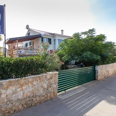2 Bedroom In Dragovoljaca *